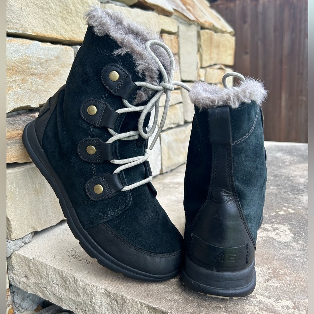 Sorel Explorer Joan women’s Winter Boots with Fur Trim & Rubber Soles Sz-8.‎ R